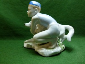 Юный пограничник, в голубом.