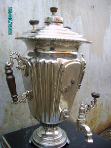 Рюмка с цыганскими ручками.