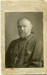 Священник Л-Гв. Егерьского полка с полковым знаком