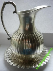 Серебряный кувшин с блюдцем. 900пр.