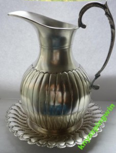 Серебряный кувшин с блюдцем. 900пр.