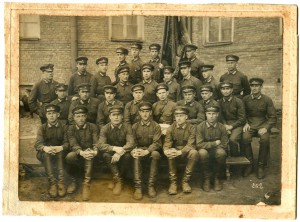 Фото курсантов Воено- теоретической школы летчиков.