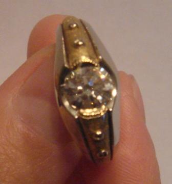 Кольцо с бриллиантом 1.3 карата
