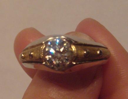 Кольцо с бриллиантом 1.3 карата