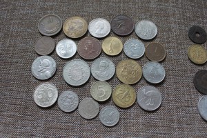70 монет всего мира. Не мелкие номиналы