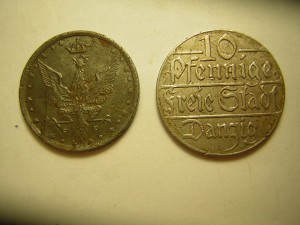 10 pf. (ДАНЦИГ 1923 г.) + 10 pf. (оккупация Польши 1917 г.)