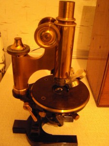 Микроскоп в коробке Carl Zeiss