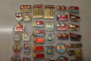 Ордена Ленина кучей на значках