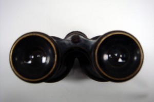 Бинокль офицерский.