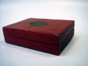 Коробочка . Знак Ордена Св. Владимира 4-й степени.