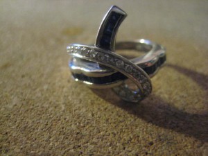 Кольцо Cartier белое золото 750пр брюли и сапфиры