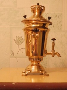 Самоварчик с подносом и чашками