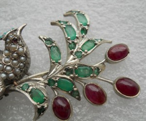 Брошь птичка на ветке 84