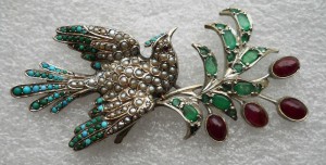 Брошь птичка на ветке 84