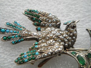 Брошь птичка на ветке 84