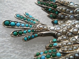 Брошь птичка на ветке 84