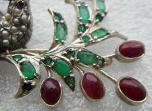 Брошь птичка на ветке 84