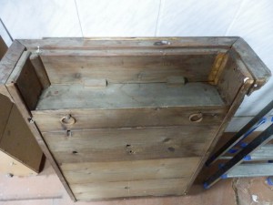 Киот с резной золочёной рамой