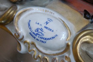 Фарфоровая фигура CAPODIMONTE худ. Bari