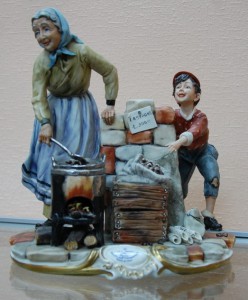 Фарфоровая фигура CAPODIMONTE худ. Bari