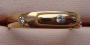 кольцо женское 750 с брюликами