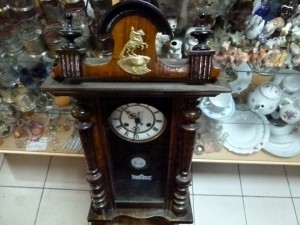 Часы настенные.