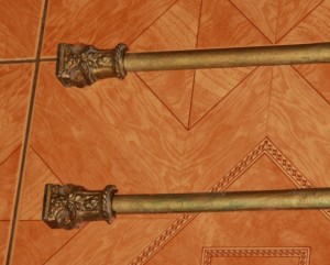 Старинные задвижки на окно