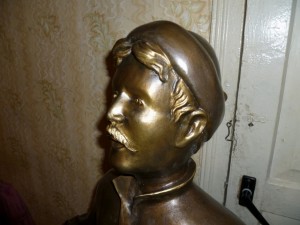 Бронзовая скульптура "Гармонист"выс 1,6 метра, ручная работа