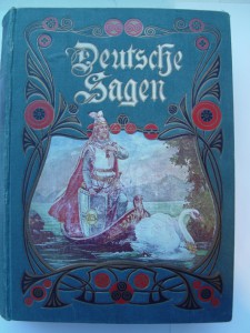 Большая старая красивая книга Deutsche Sаgen