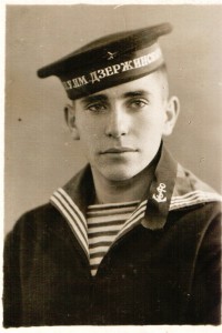 Моряки. Надписи на бескозырках.