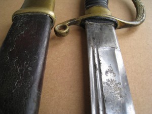 Сабля с картинками на лезвии царская