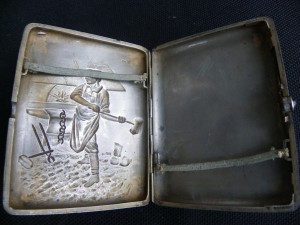 Портсигар.