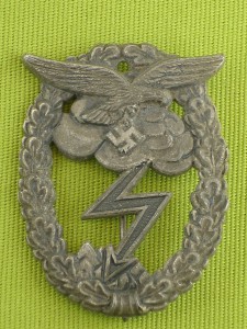 Знак Люфтваффе за наземные бои. "Arno Wallpach."