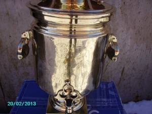 Самовар банка медальная.
