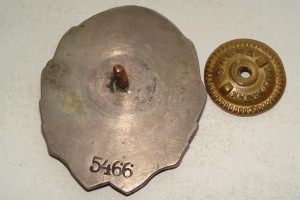 УДАРНИКУ 1932г. ЗАВЕРШАЮЩЕГО ПЯТИЛЕТКУ(серебро)