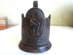 Подстаканники.