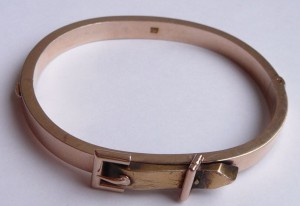 Браслет жёсткий в виде ремня 56`