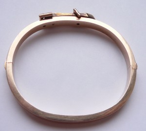 Браслет жёсткий в виде ремня 56`