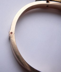 Браслет жёсткий в виде ремня 56`