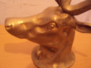 Олень бронза