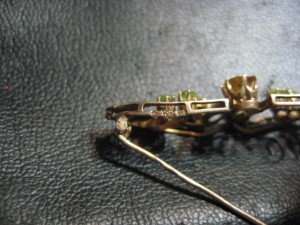 Брошь Демантоиды и Падпараджы 56пр. Русская школа