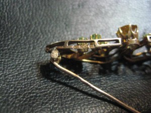 Брошь Демантоиды и Падпараджы 56пр. Русская школа