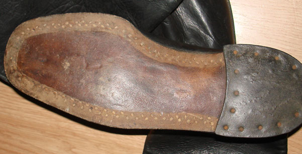 Сапоги женские на войну.