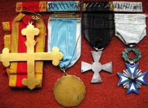 Подборка наград дипломата с крестом Булак-Балаховича. Планка