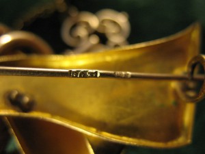 Брошь 56 пробы.Бриллиант,бирюза и жемчуг.Очень красивая !