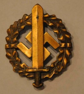 Знак СА в бронзе.