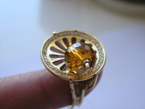 Кольцо с бриллиантами и цитрином