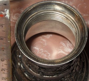 Предмет с охотничьим сюжетом.