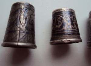3 СЕРЕБРЯНЫХ НАПЕРСТКА КРАСИВЫХ