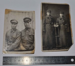 Красноармейцы, один с казачьей шашкой !